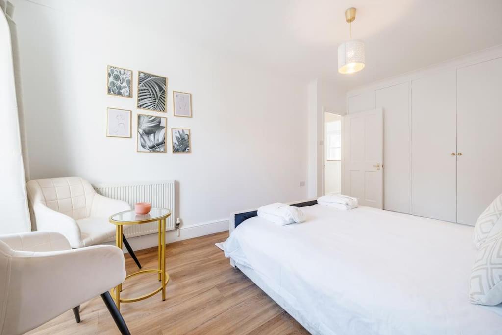 Willa House 10 Mins To Tower Bridge Hot Tub & Parking Londyn Zewnętrze zdjęcie