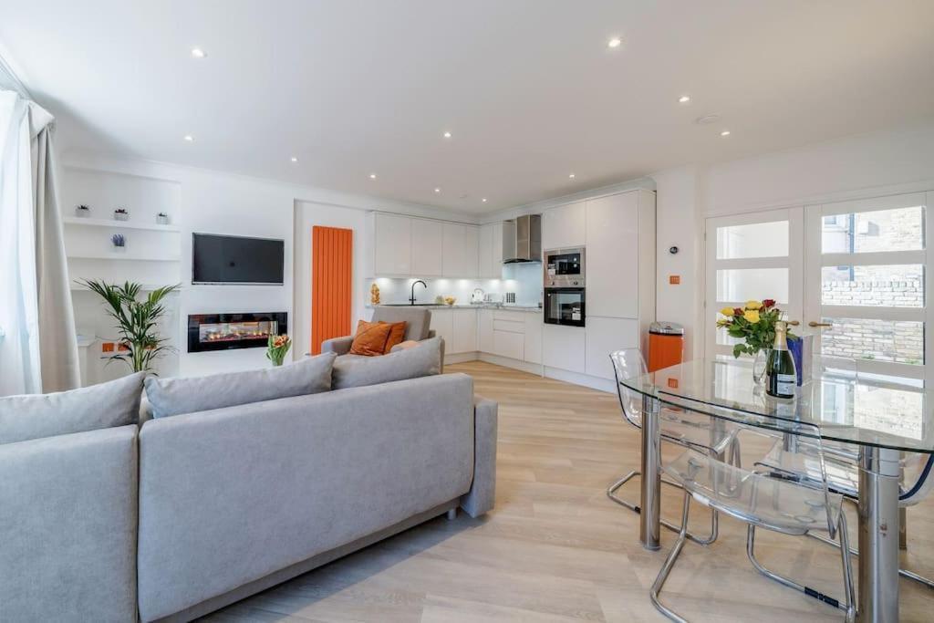 Willa House 10 Mins To Tower Bridge Hot Tub & Parking Londyn Zewnętrze zdjęcie