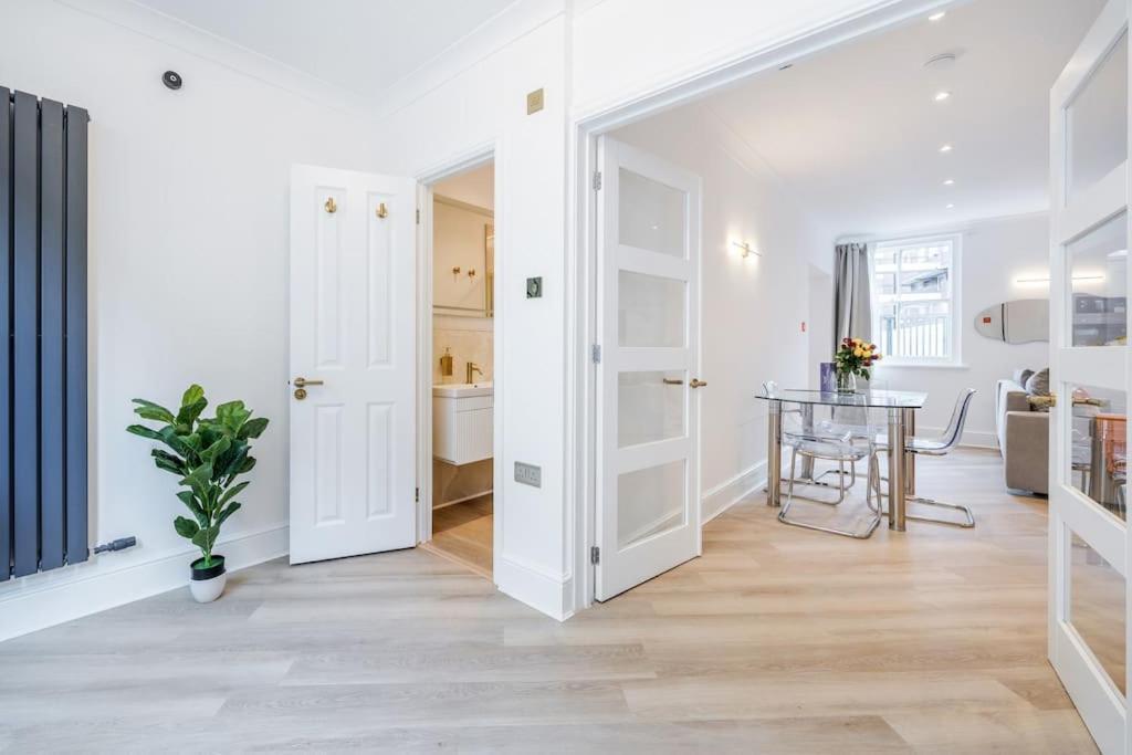 Willa House 10 Mins To Tower Bridge Hot Tub & Parking Londyn Zewnętrze zdjęcie