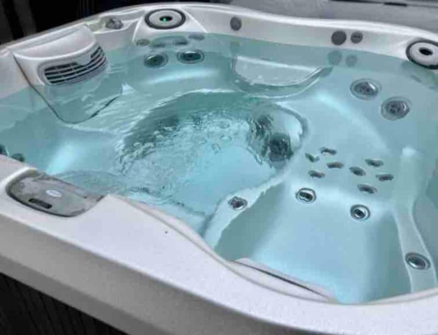 Willa House 10 Mins To Tower Bridge Hot Tub & Parking Londyn Zewnętrze zdjęcie