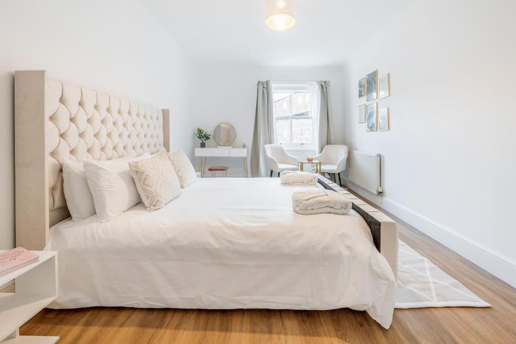 Willa House 10 Mins To Tower Bridge Hot Tub & Parking Londyn Zewnętrze zdjęcie