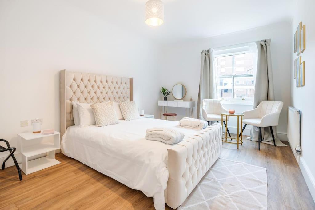 Willa House 10 Mins To Tower Bridge Hot Tub & Parking Londyn Zewnętrze zdjęcie